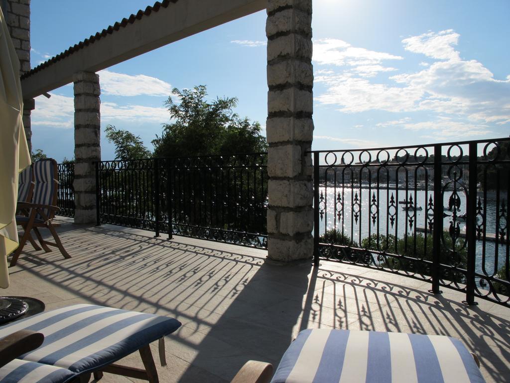 Villas Arbia - Margita Beach Hotel Banjol Exterior photo